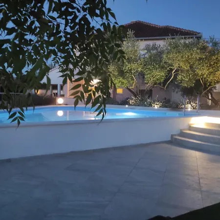 Draga Апартаменты Затон